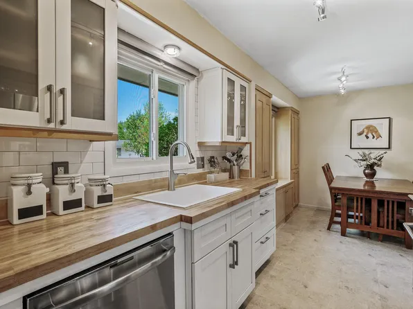 10817 Crooked Lake Blvd NW, Coon Rapids, MN 55433