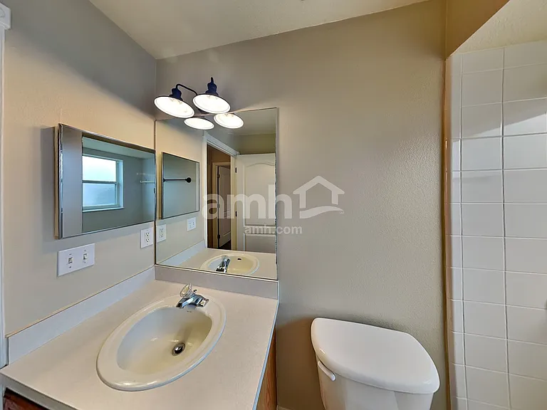 10222 Summer Elm Ave — Photo 15