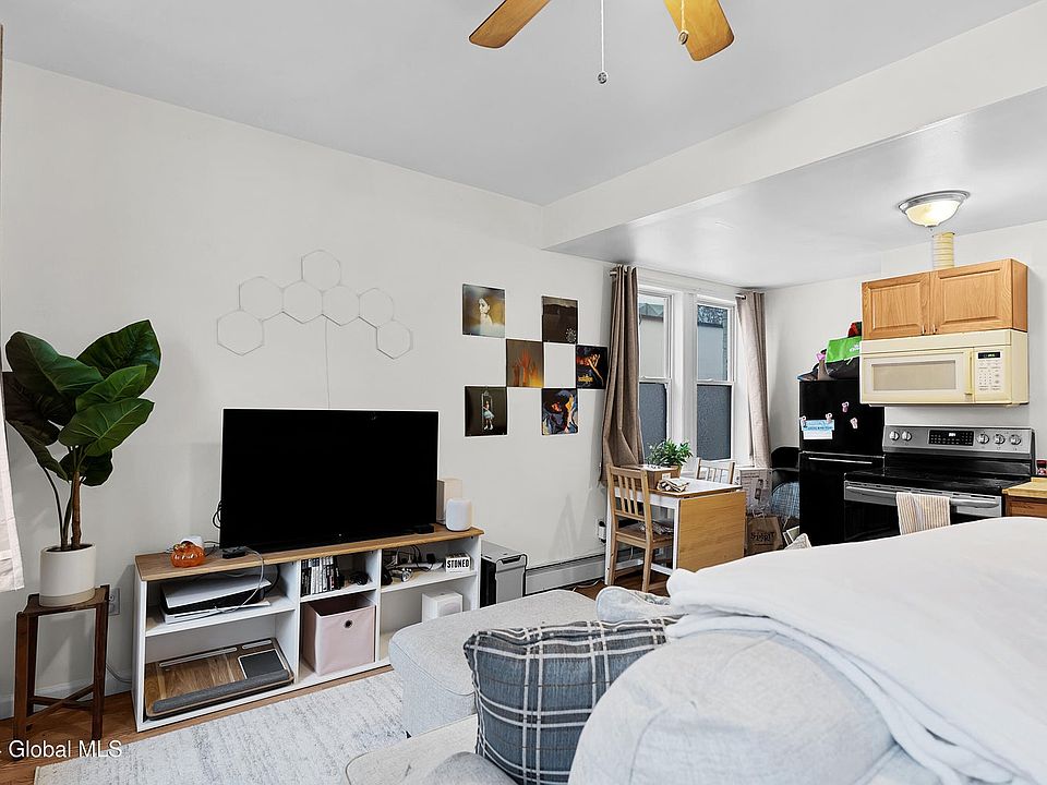 2nd image of 619 Union St APT 2