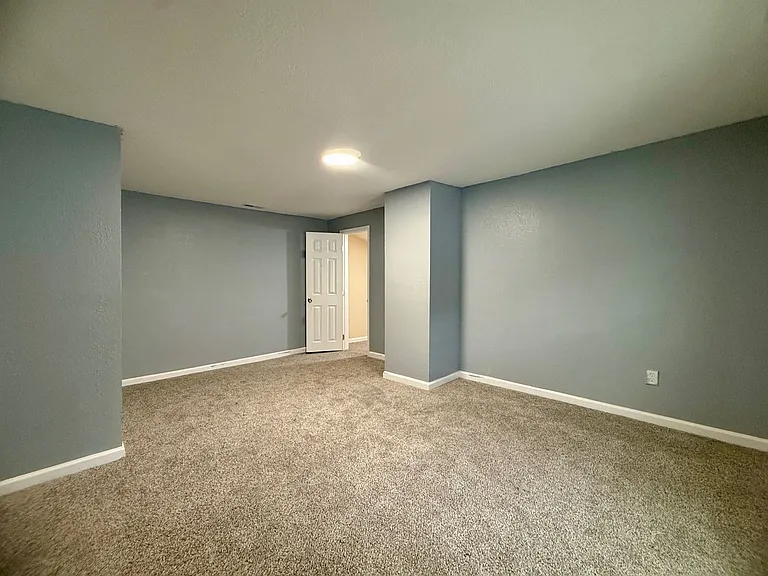 124 Halifax St — Photo 12