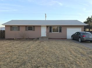305 Laura Ln, Holcomb, KS 67851