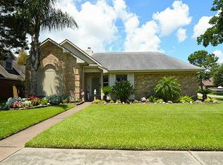 4426 Egret Dr, Seabrook, TX 77586