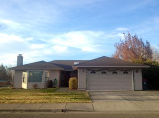 2651 Lawnview Dr, Medford, OR 97504