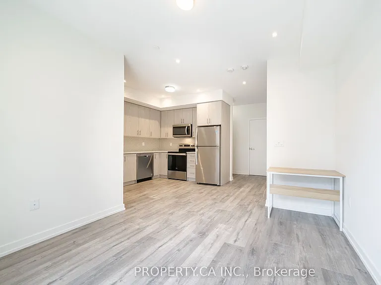 3550 Colonial Dr #16 — Photo 3