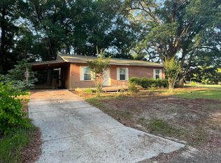 632 Hideaway Dr, Chipley, FL 32428