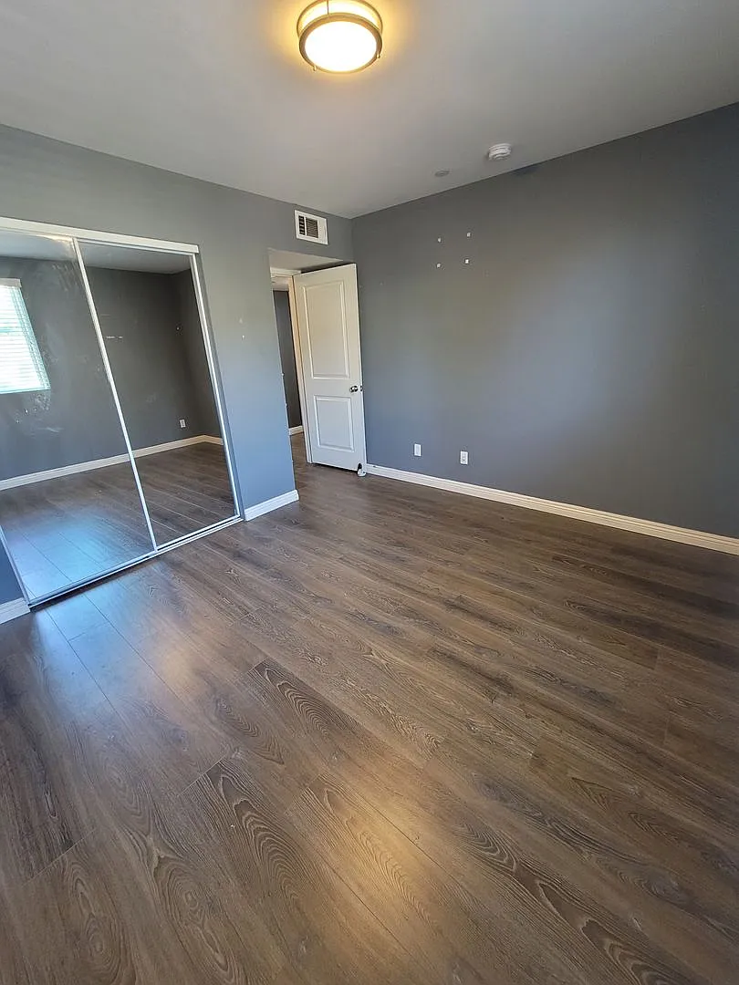 1276 1/2 Ricardo St — Photo 3
