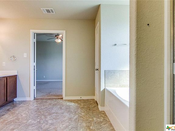 3rd image of 2606 Alamocitos Creek Dr