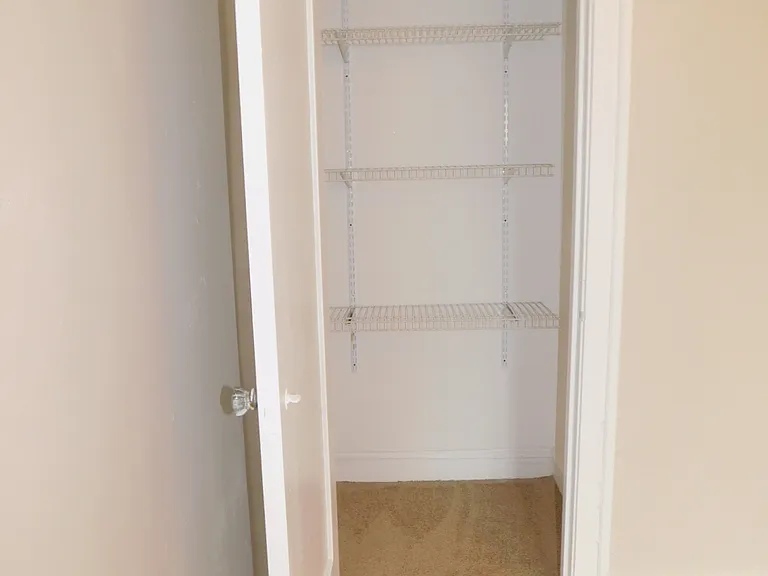 Oak Crest — Photo 20