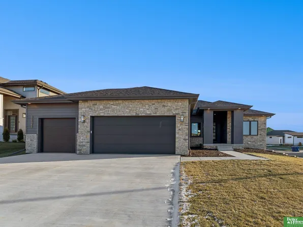 3321 S 212th St, Elkhorn, NE 68022