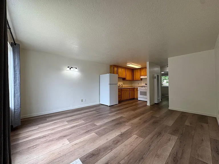 204 W Del Norte St #A-D — Photo 5