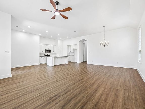3rd image of 1506 Calcot Ln