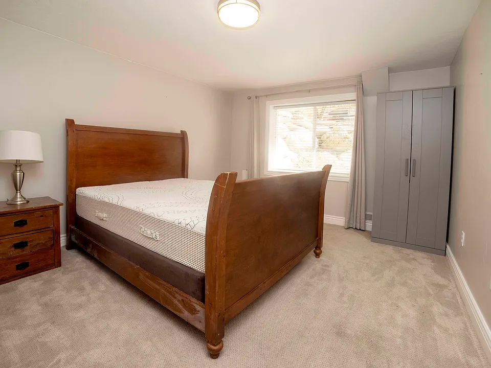12092 S Matthew View Ct