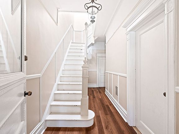 4th image of 226 61st St