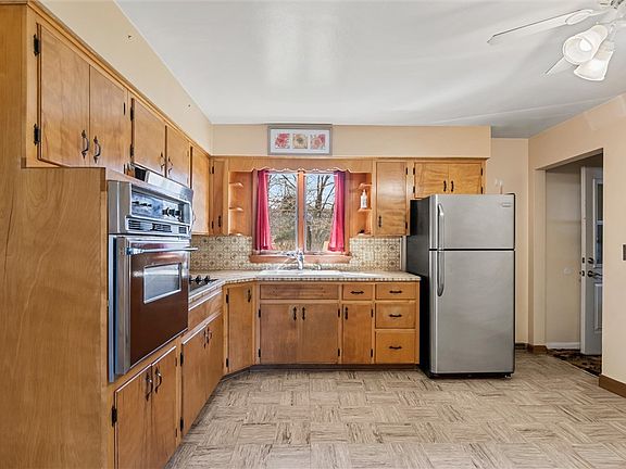 3rd image of 865 Wheatland Rd