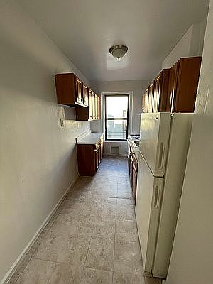 3rd image of 2901 Matthews Ave APT 1A