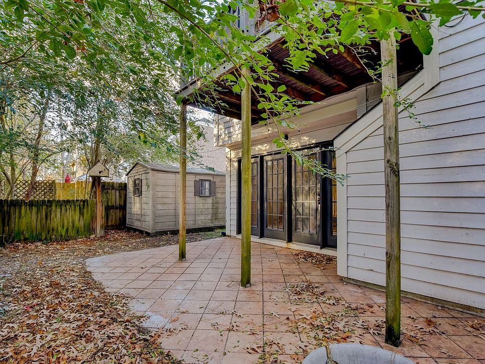 1st image of 740 S Lake Cir