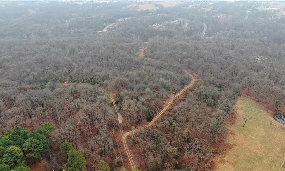 1st image of Rothbury Dr