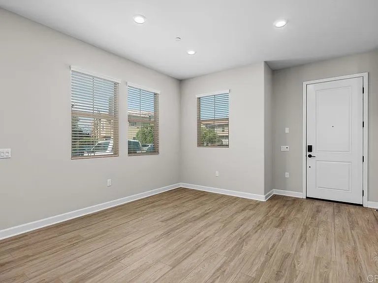 1137 Delpy View Point — Photo 6