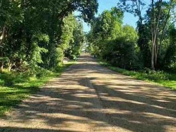 Exterior Neighborhood (street photo)