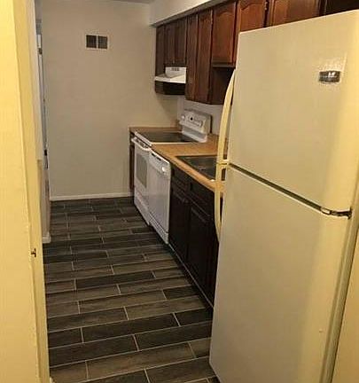 5th image of 810 Heather Ridge Dr #20