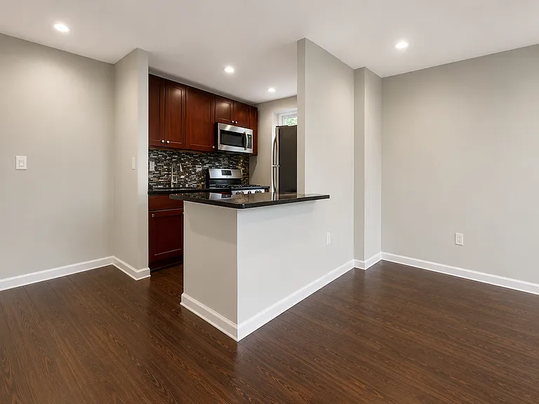 829 Greenwood Ave #6E — Photo 4