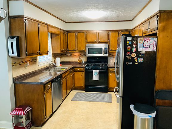4th image of 2459 Windridge Dr NE