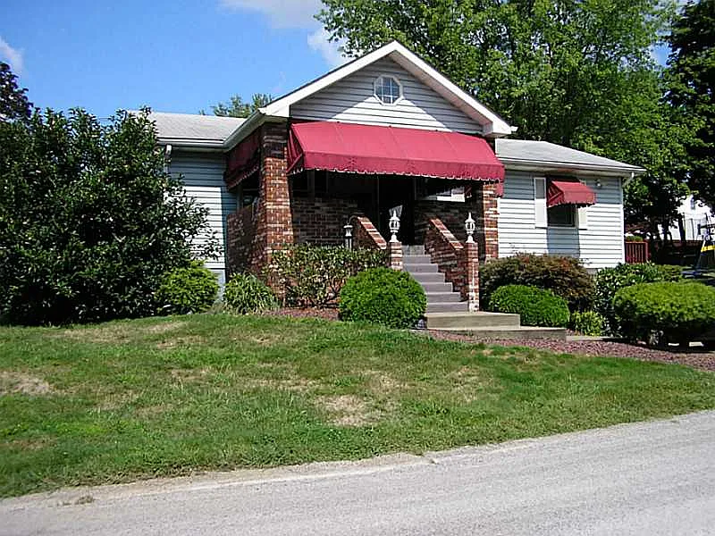 435 Violet Dr photo 1
