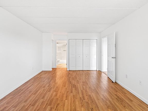 4th image of 200 Captains Row APT 202