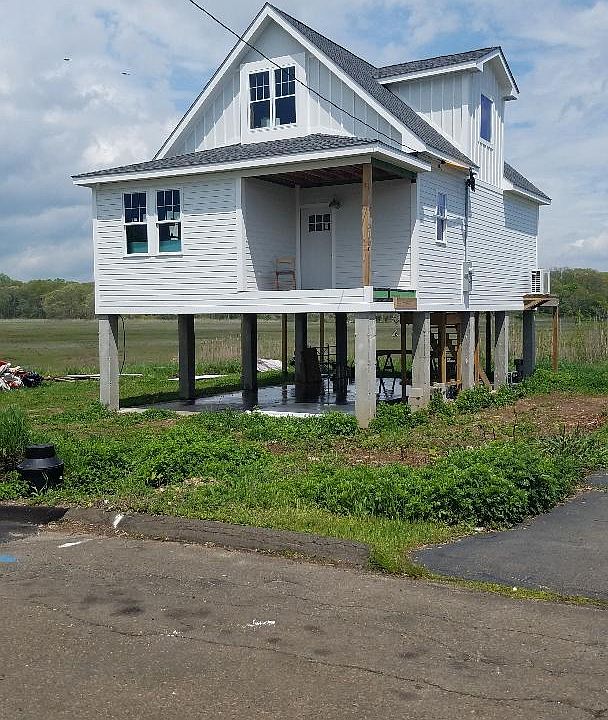 Front & Rear Deck 32'x10' Deck Stairs to be added soon