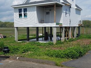 9 Atwater St, East Haven, CT 06512