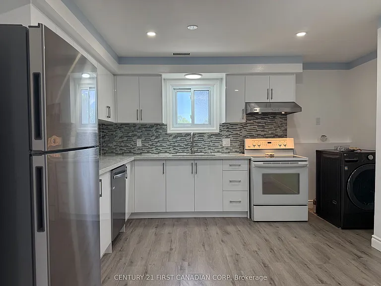 228 Burnside Dr #3 — Photo 7