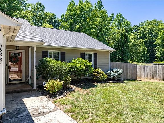 4th image of 3307 Briarbend Dr