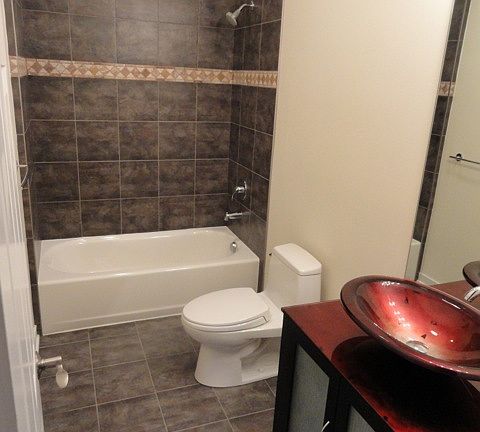 3rd image of 6957 N Greenview Ave APT 4B