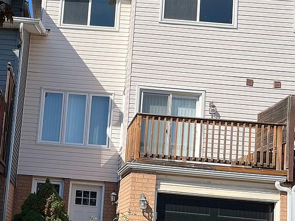 2nd image of 40 Glenashton Dr
