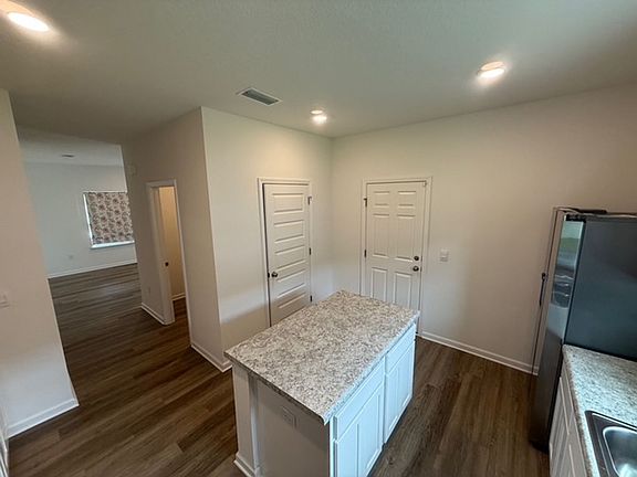 3rd image of 80 Silverthorn St