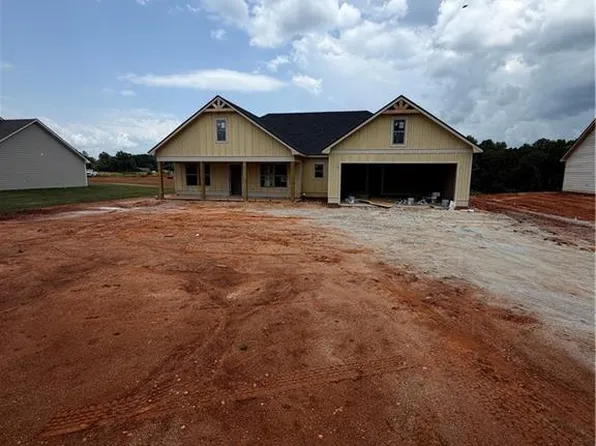 1099 30th St, Valley, AL 36854