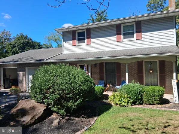 1005 Mill Hill Rd, East Greenville, PA 18041
