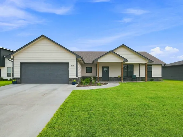 506 S Sweetwater St, Maize, KS 67101