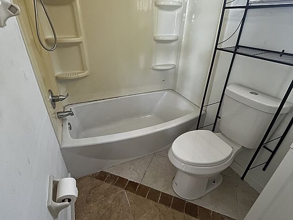 4th image of 1461 Croftwood Dr