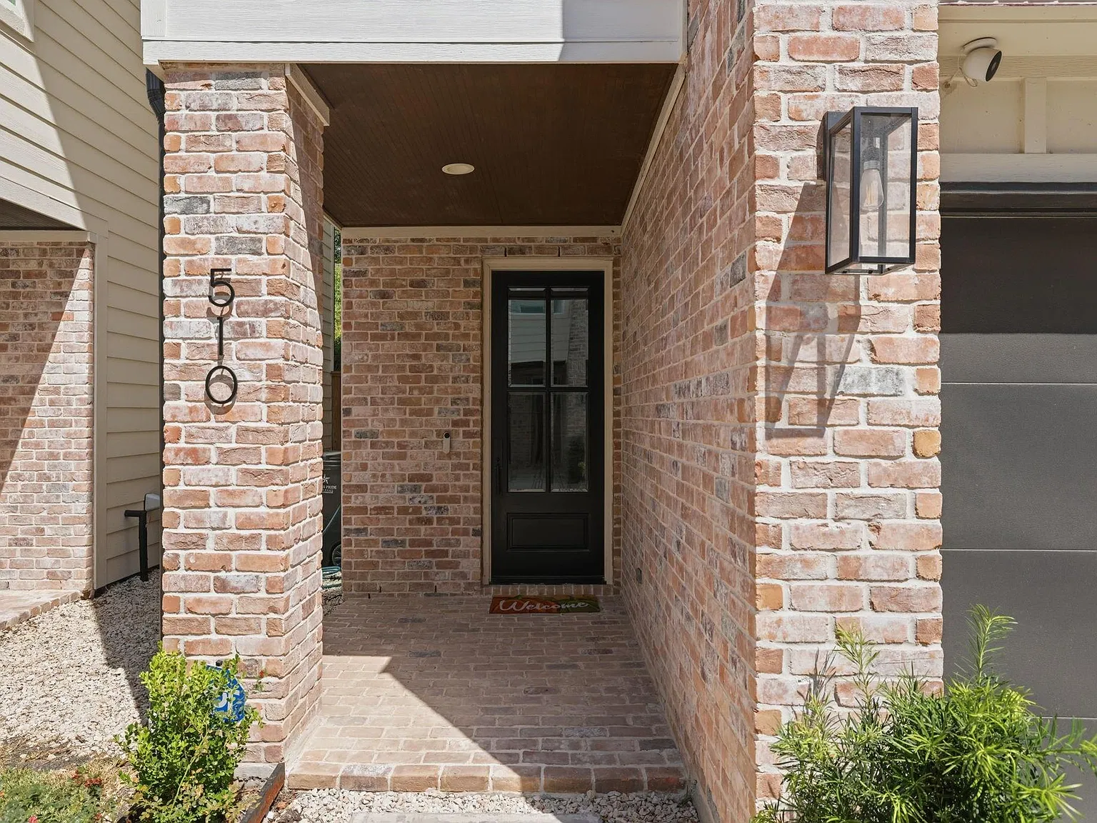 3 bed, 3.5 bath, 1903 sqft, $2,650 — Photo 3