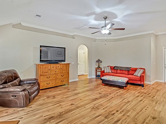 3rd image of 315 Brighton Woods Dr