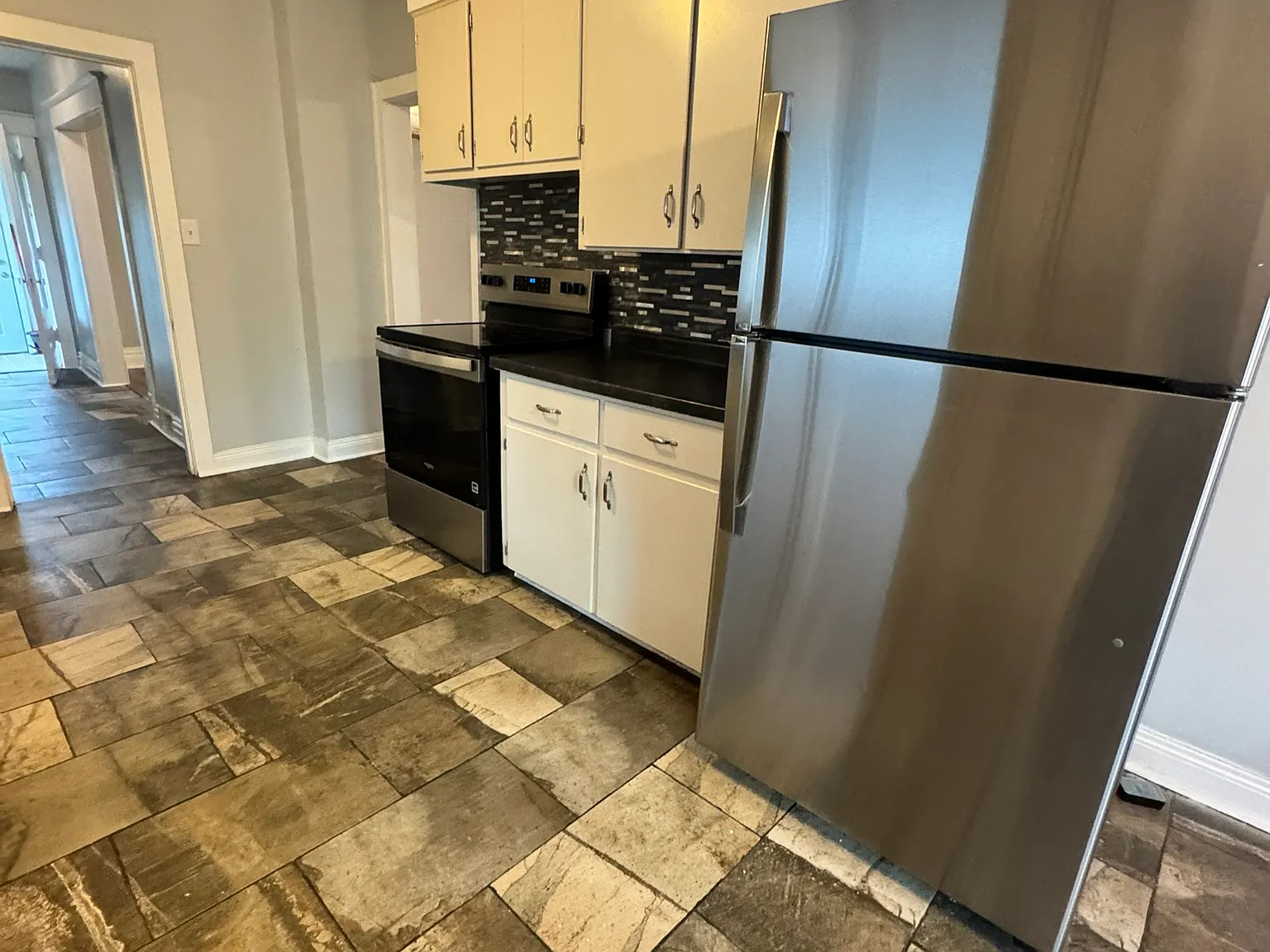4 bed, 1384 sqft, $1,650 — Photo 2