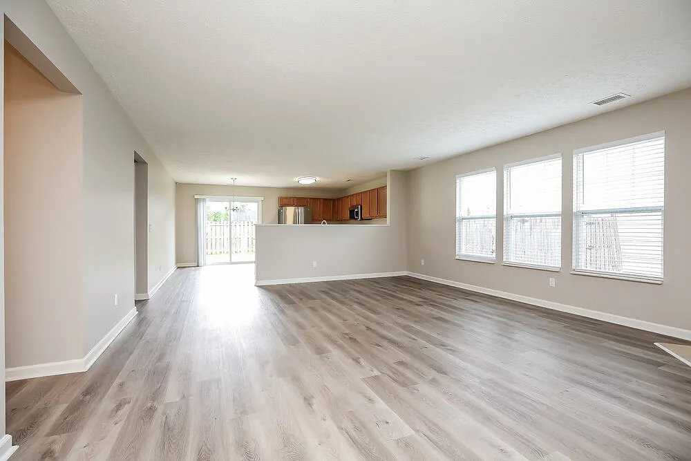 3 bed, 2.0 bath, 1748 sqft, $2,350 — Photo 4