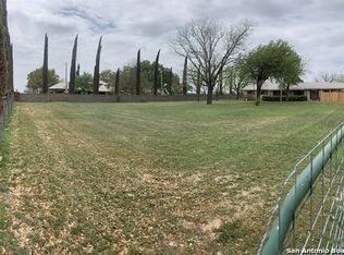 997 Vanessa St, Uvalde, TX 78801