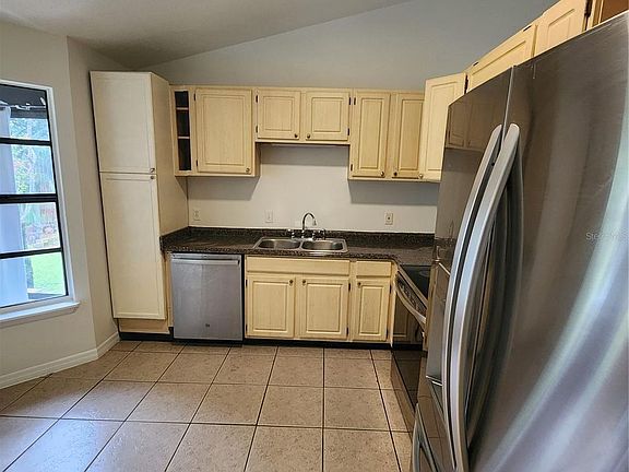 3rd image of 1162 Gage Ave