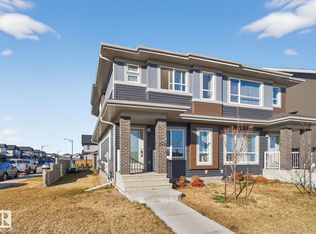 382 Crystallina Nera Dr NW, Edmonton, AB T5Z 0R9