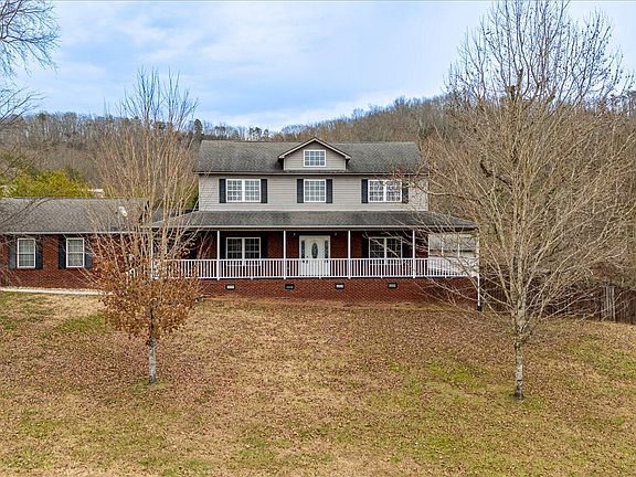2nd image of 240 W Park Cir