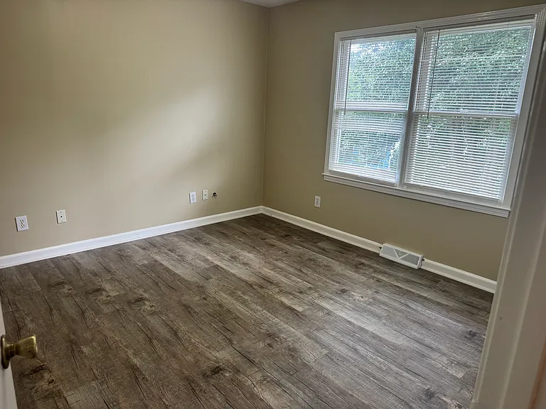 1103 Avenue A NE — Photo 14
