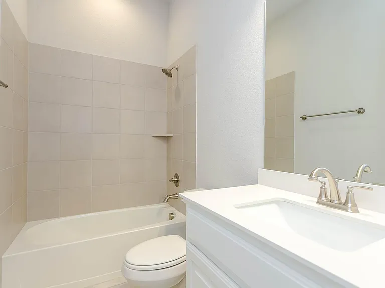 1537 Euclid Aly — Photo 10
