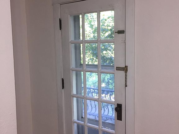3rd image of 2121 Alfred Ave Floor 2